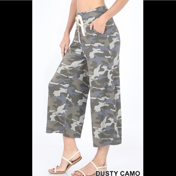 Capri camo lounge pants. - Picture 3 of 5